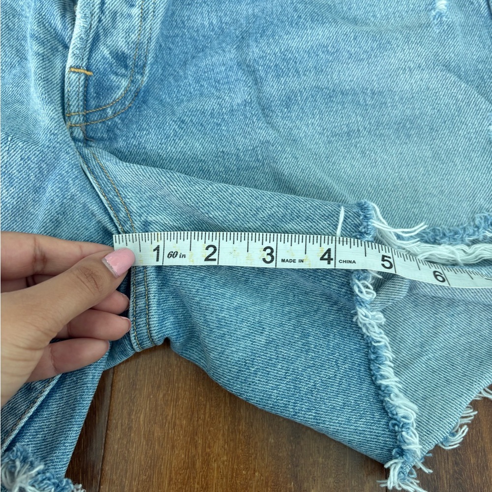 Agolde Faded Blue Frayed Jean Shorts - Picture 5 of 5